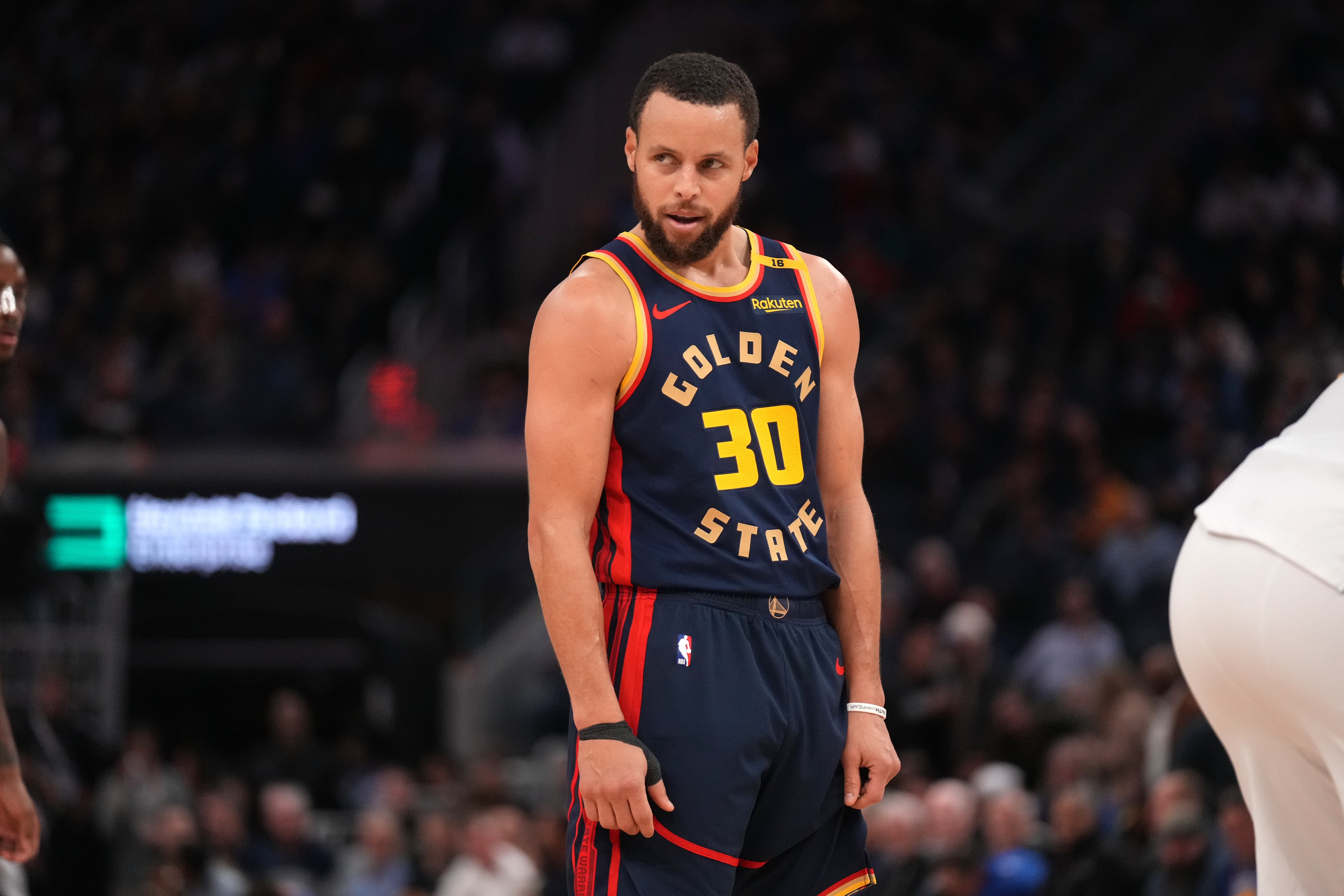 NBA新赛季：勇士主帅宣布库里将成为队长的简单介绍