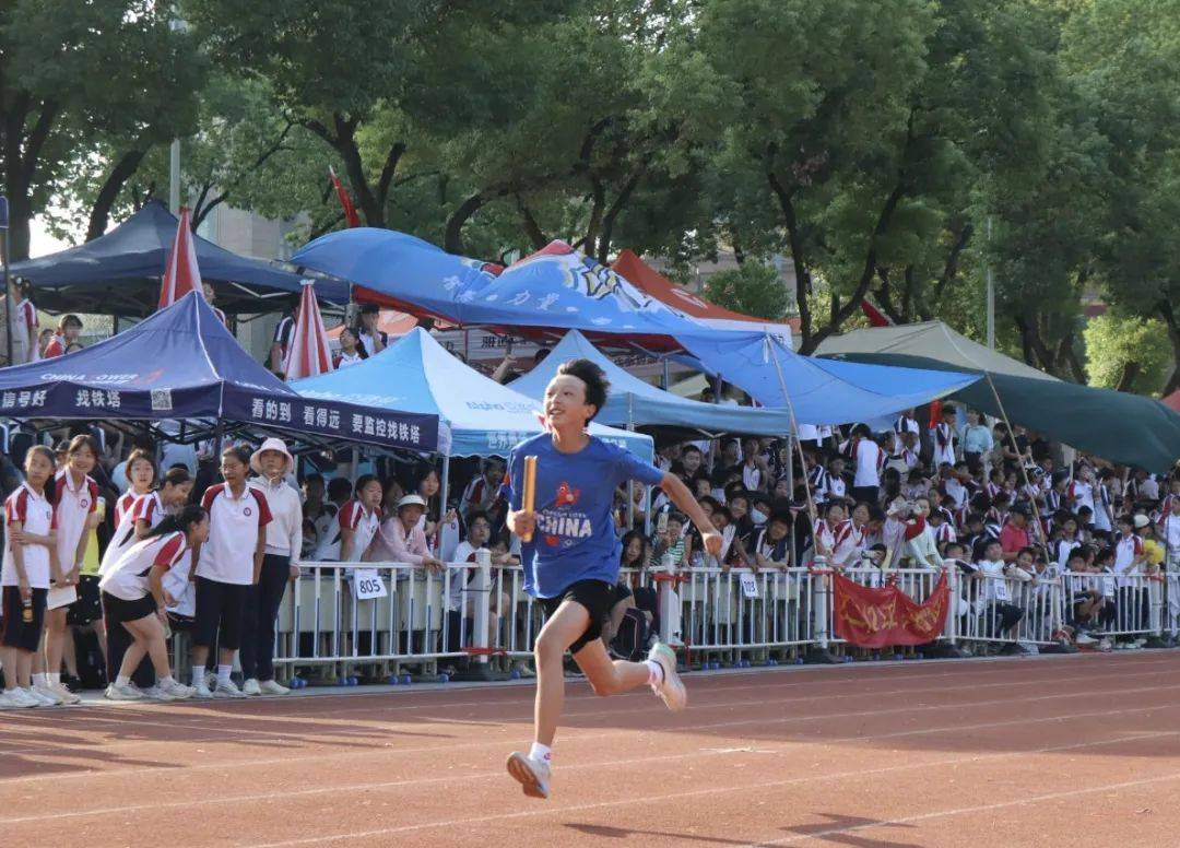 九游娱乐首页-精彩时刻不容错过，运动员们全力以赴拼搏
