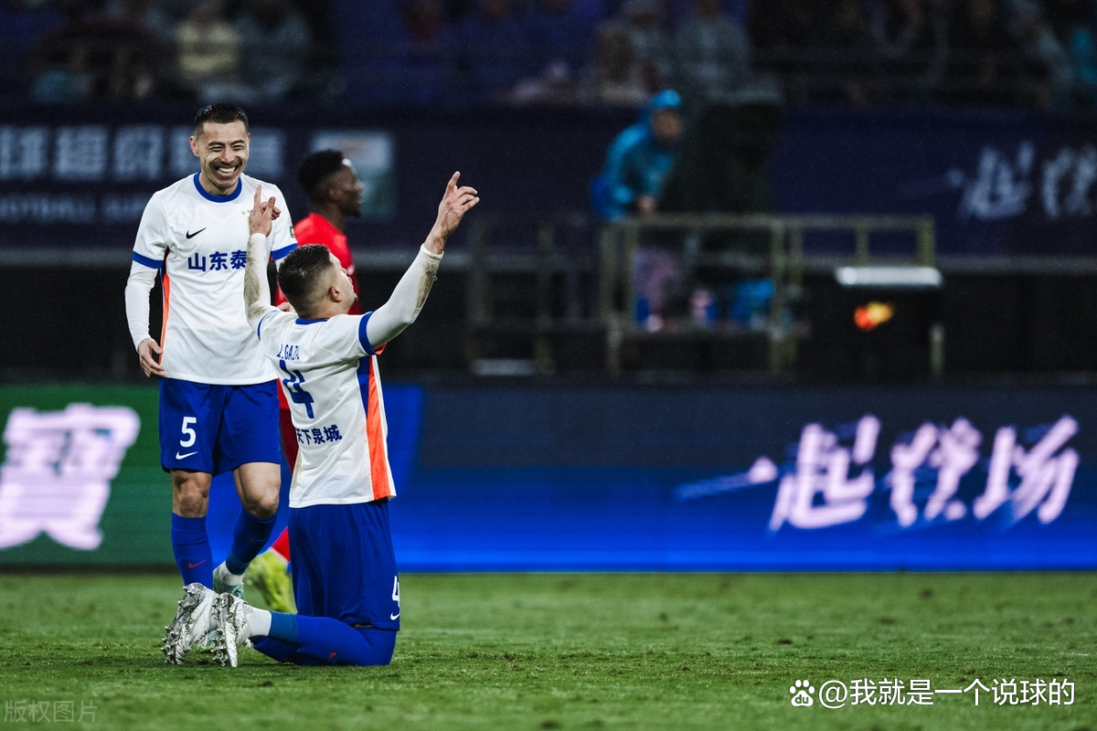 包含欧预赛比赛上演惊心动魄的一幕的词条