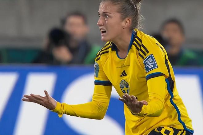 瑞典女足队在比赛中力压对手，取得胜利的简单介绍