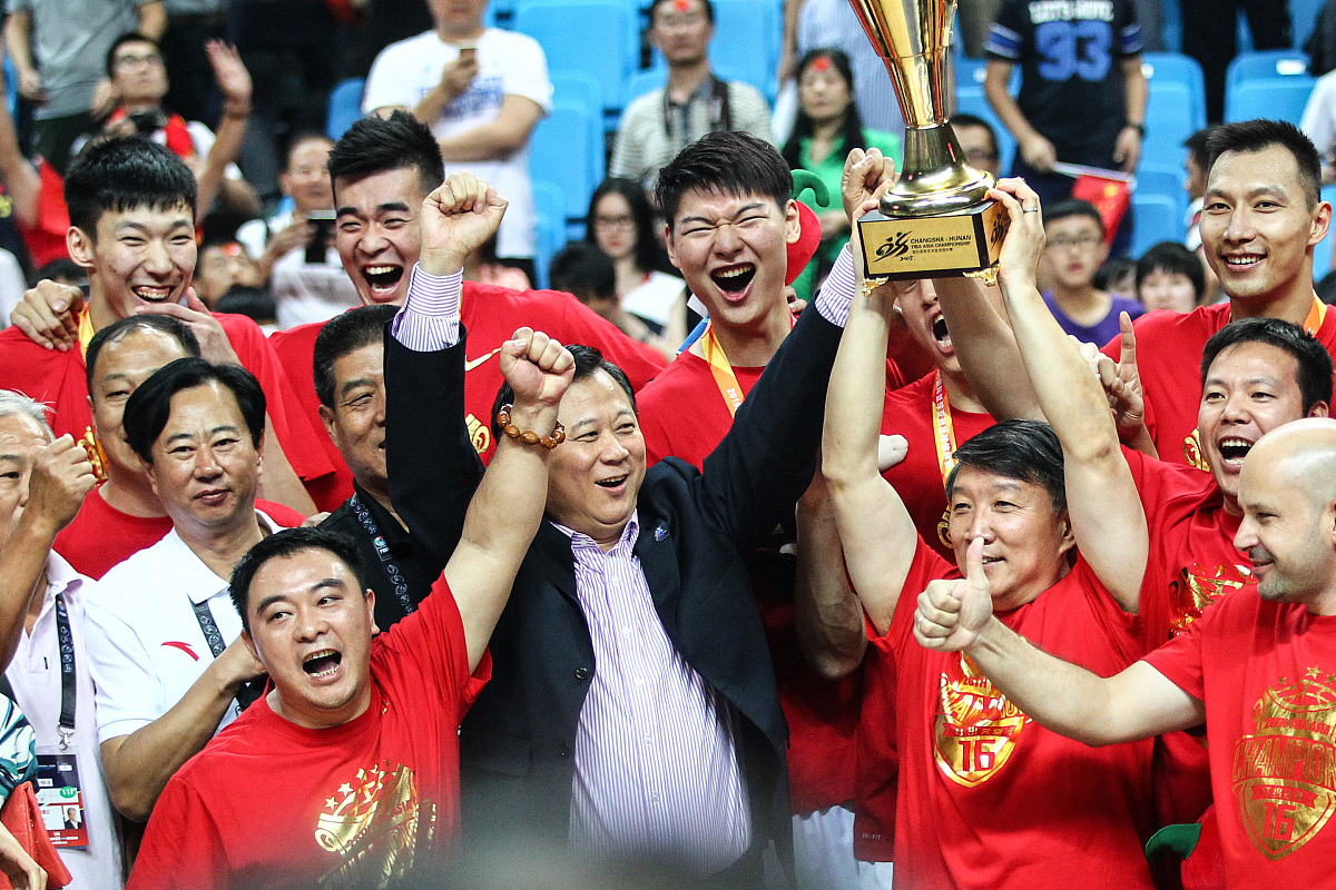 九游娱乐官方-球队团结拼搏，奋勇争先赢得掌声