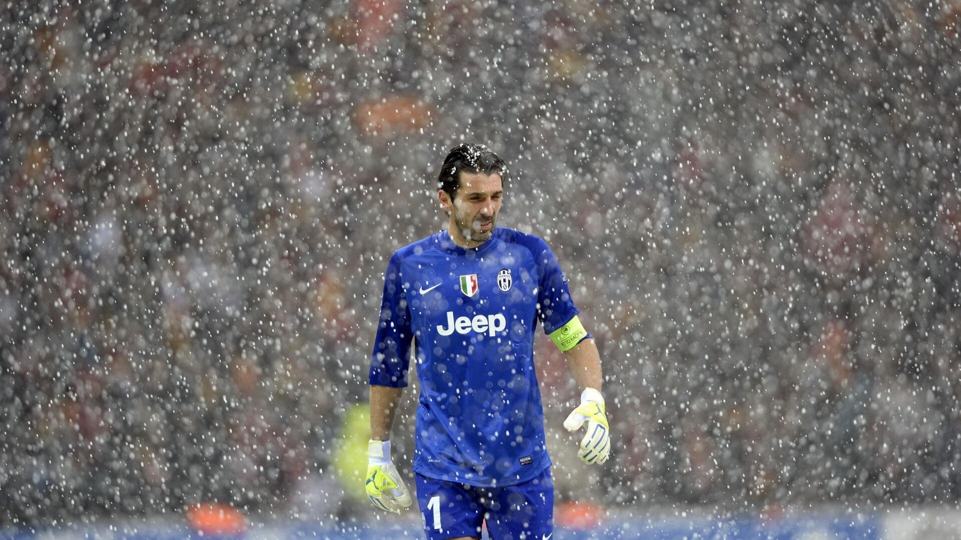 九游体育APP下载-临界点，当团队凝聚与个人英雄主义同时引爆